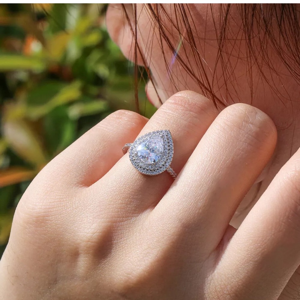 Gorgeous Pear Cut White Sapphire Women 925 Silver - Picture 2 of 6